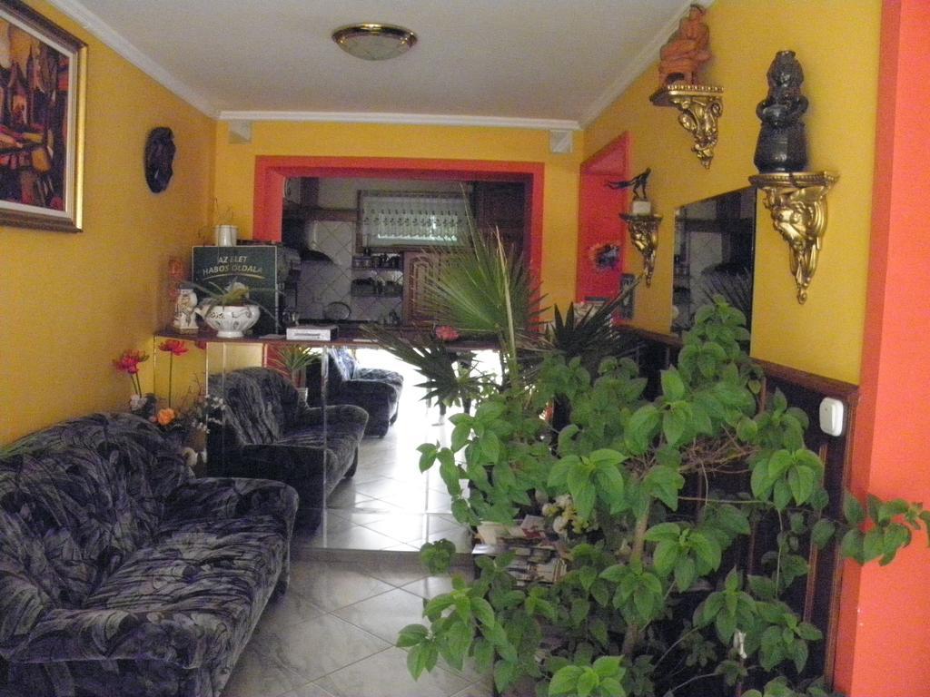 Kristaly Apartman Bed & Breakfast Heviz Exterior photo