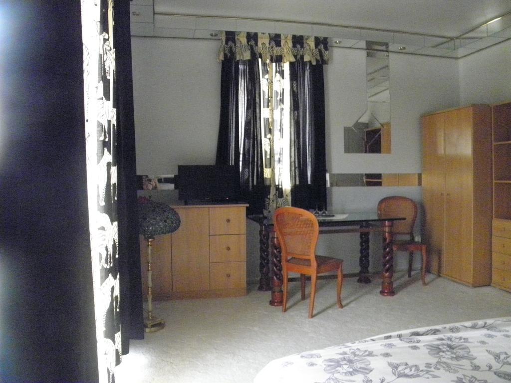 Kristaly Apartman Bed & Breakfast Heviz Exterior photo